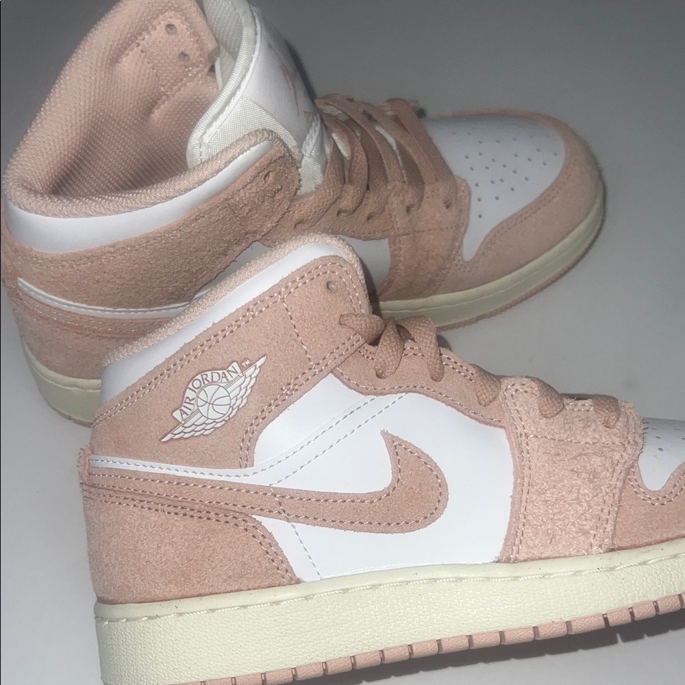 Nike Air Jordan 1 Mid Pink & White Suede 5.5Y - Picture 9 of 9